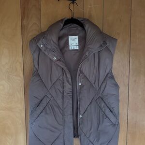 Abercrombie & Fitch Taupe Puffer Vest